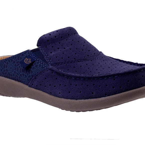 Spenco Shoes - NEW❗️Spenco Siesta Slide Mosaic in peacock